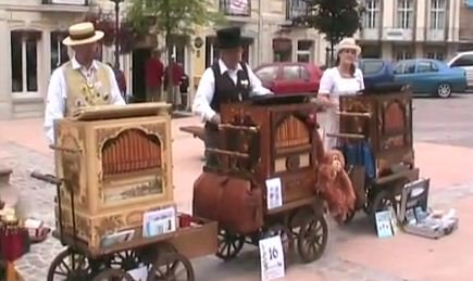 plombieres les bains festival orgue de barbarie